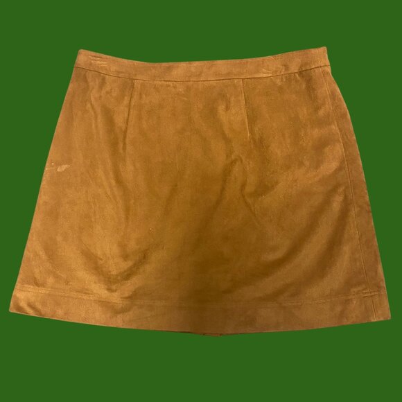 Two by Vince Camuto Faux Suede Button-Front Mini Skirt – Size M - Picture 4 of 9